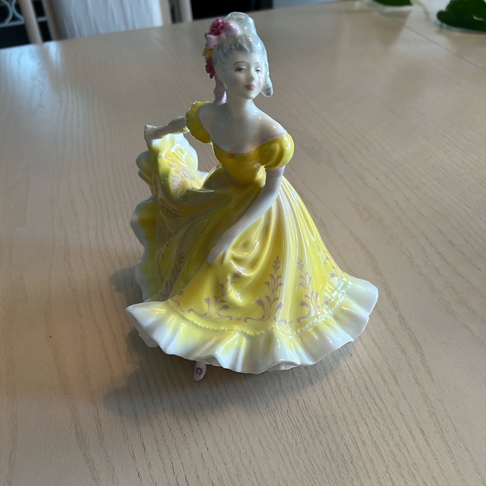 Royal Doulton - Ninette HN2379 COPR 1970